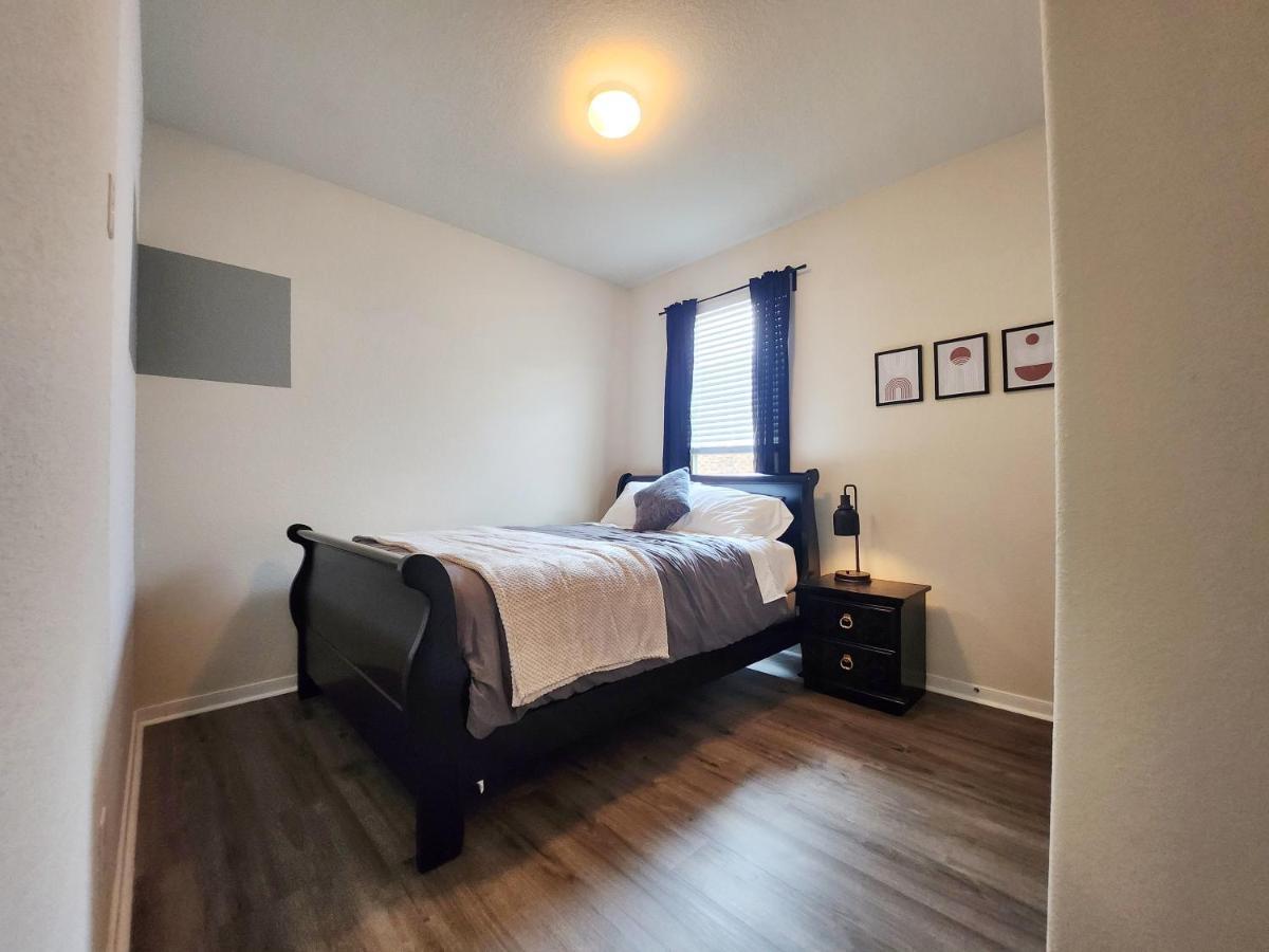 4 Bedroom Home Near Downtown Med Center Nrg Stadium Pearland Skyview Long By Ion Rentals Houston Exterior foto