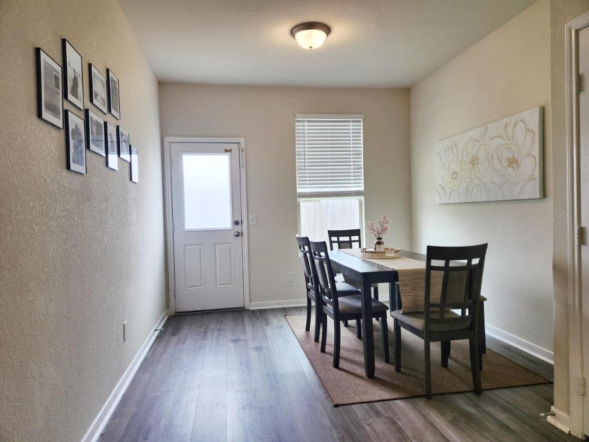4 Bedroom Home Near Downtown Med Center Nrg Stadium Pearland Skyview Long By Ion Rentals Houston Exterior foto